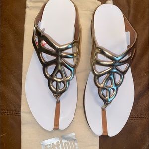 NWT GOLD FITFLOP BUTTERFLY SANDALS Size 7
